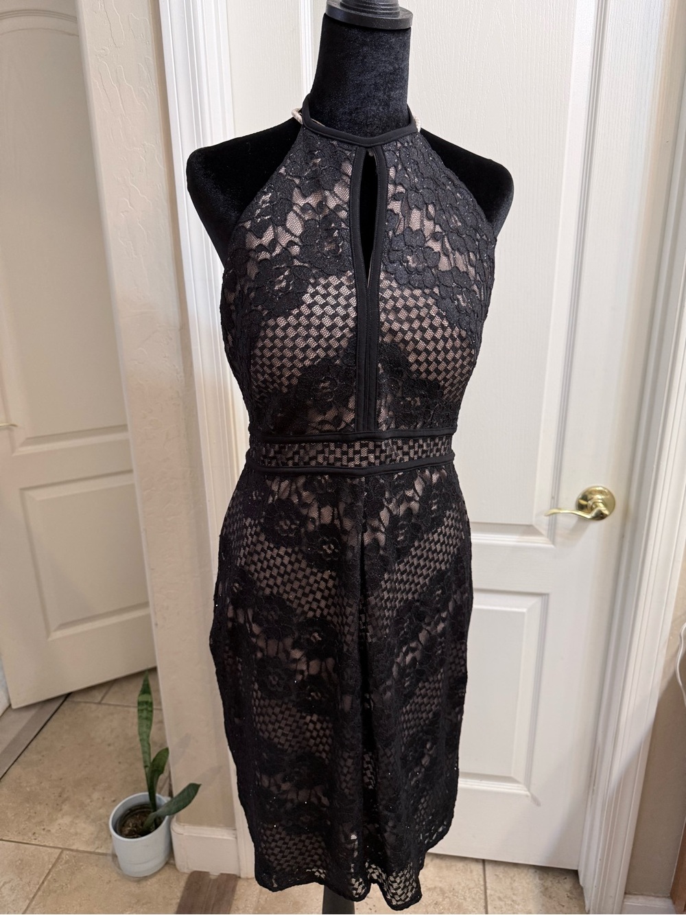 Morgan & Co. Metallic Black Shimmer Lace Halter Cocktail Party Dress Size 11